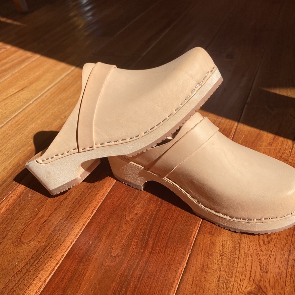 Elsa Classic Natural Clogs